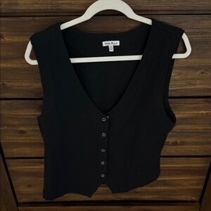 White Birch Black Sleeveless Button-Down Top